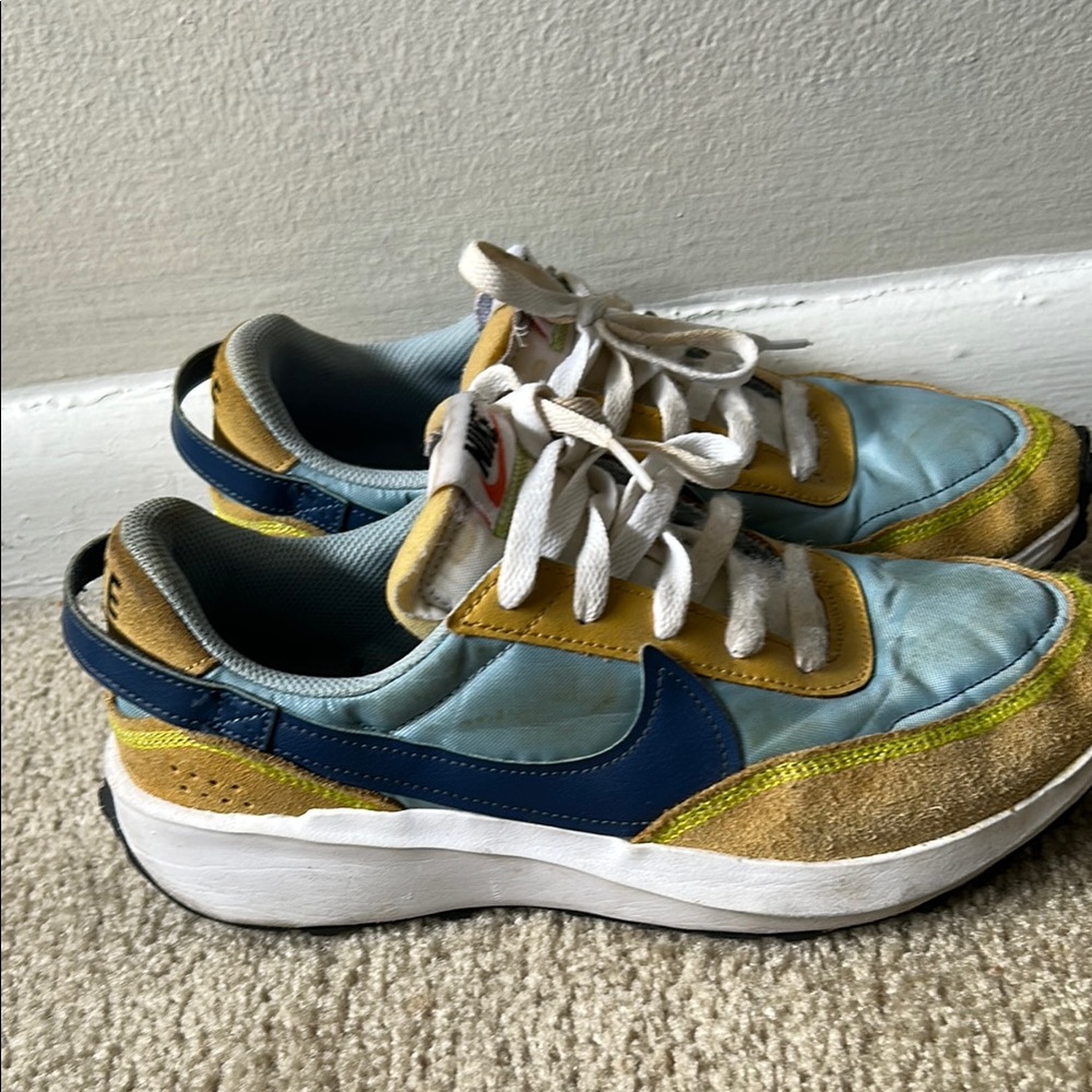 Stylish Sneakers in Blue and Yellow